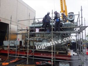 大型発電機の撤去・搬出・引き取り事例。秋田県の現場で、解体範囲、吊り上げ方法、輸送条件、アスベストへの事前確認まで整理し、遠方から大型非常用発電機の引き取りに対応しました。